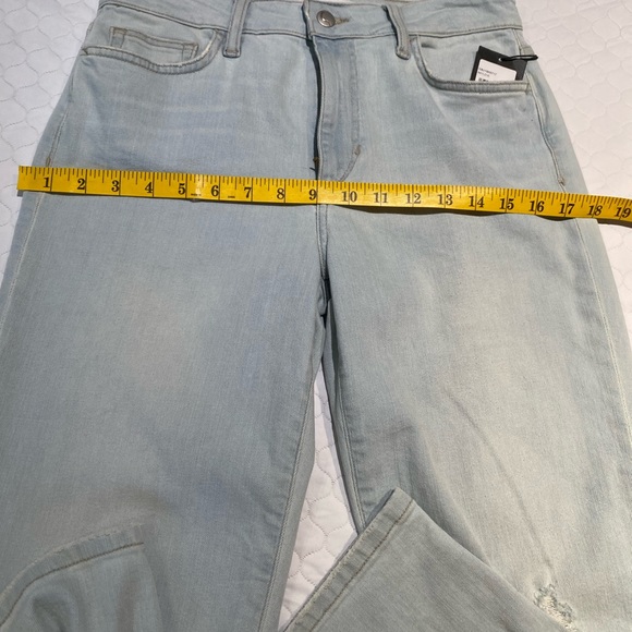 NWT JOE’S HIGH RISE STRAIGHT “BAYLENE” 26” CROP JEANS . - Picture 6 of 11